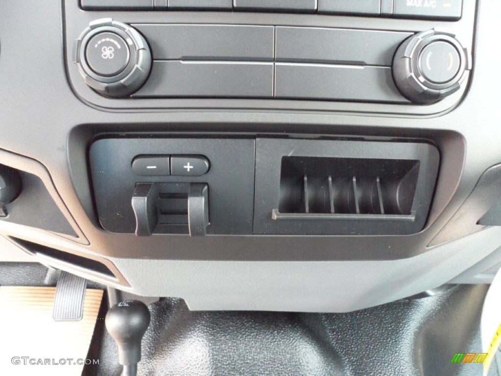2012 Ford F250 Super Duty XL Crew Cab 4x4 Controls Photo #53458590