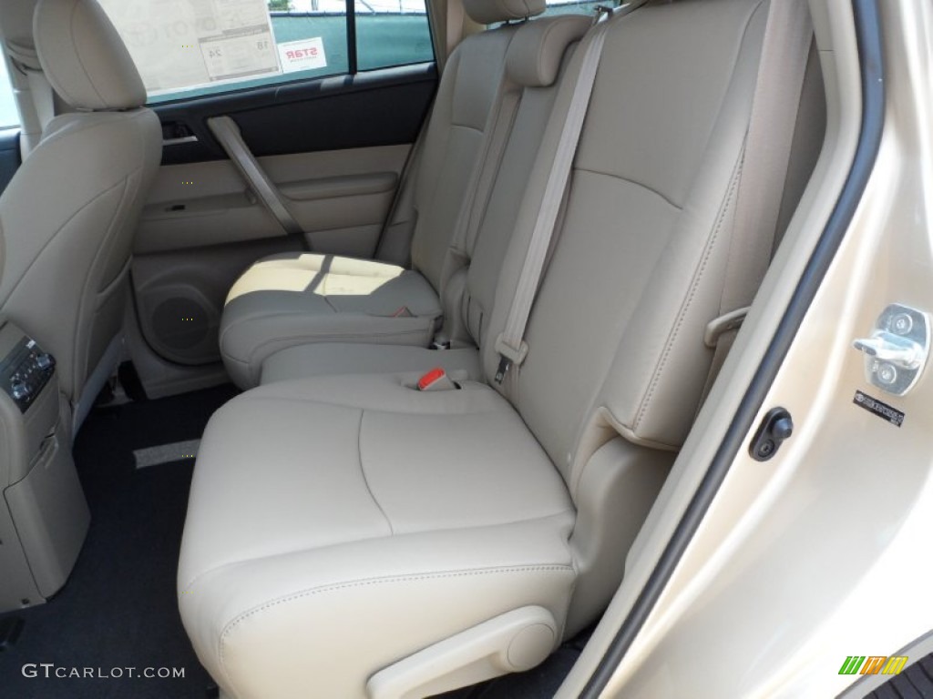 Sand Beige Interior 2012 Toyota Highlander SE Photo #53459520