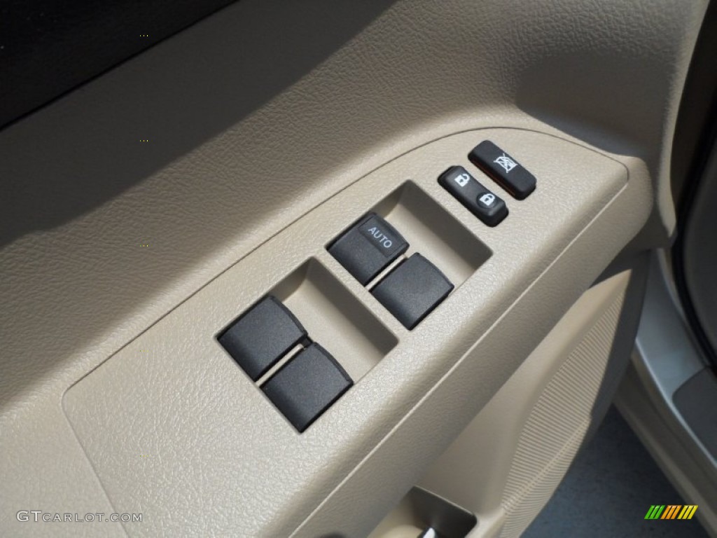 2012 Toyota Highlander SE Controls Photo #53459564