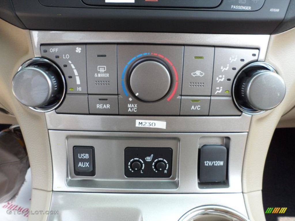 2012 Toyota Highlander SE Controls Photo #53459684