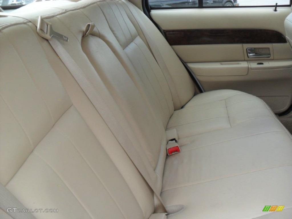 2006 Grand Marquis LS - Vibrant White / Light Camel photo #18