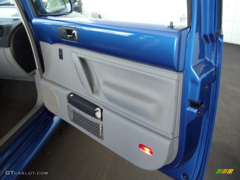 2003 Volkswagen New Beetle GLS 1.8T Coupe Door Panel Photos