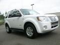 Oxford White - Mariner V6 4WD Photo No. 7