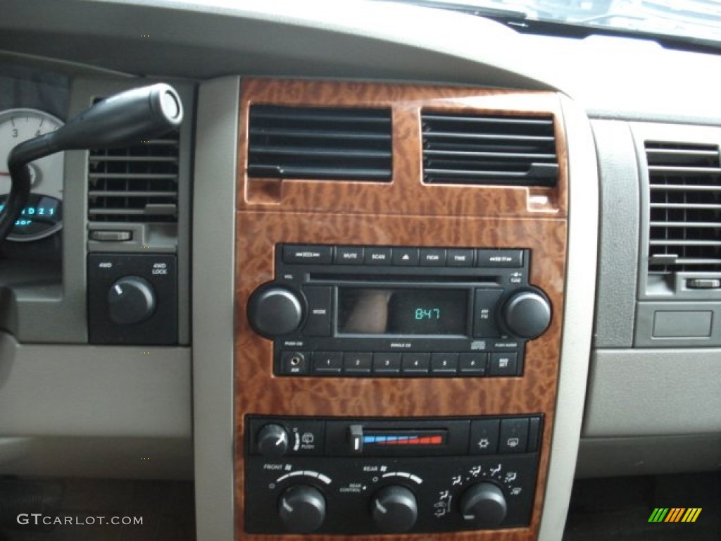 2007 Dodge Durango SLT 4x4 Audio System Photo #53473028