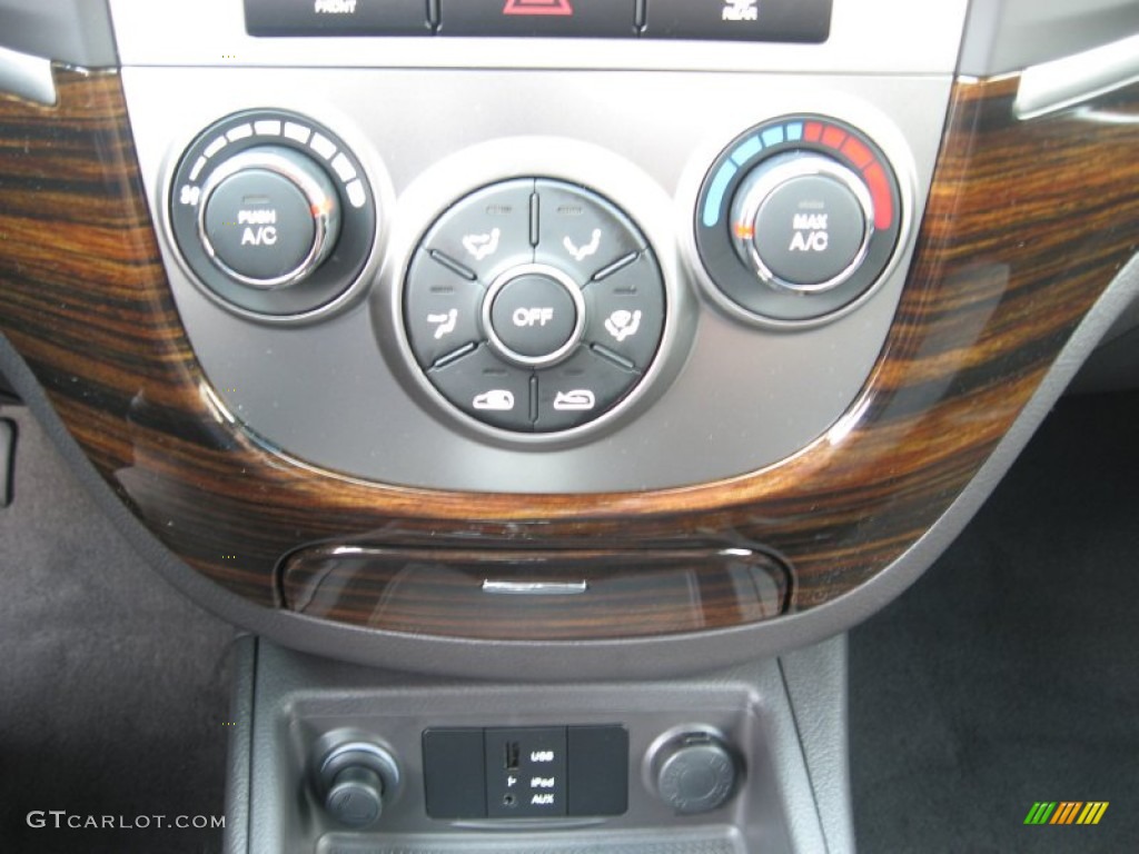 2012 Hyundai Santa Fe SE V6 Controls Photo #53475217