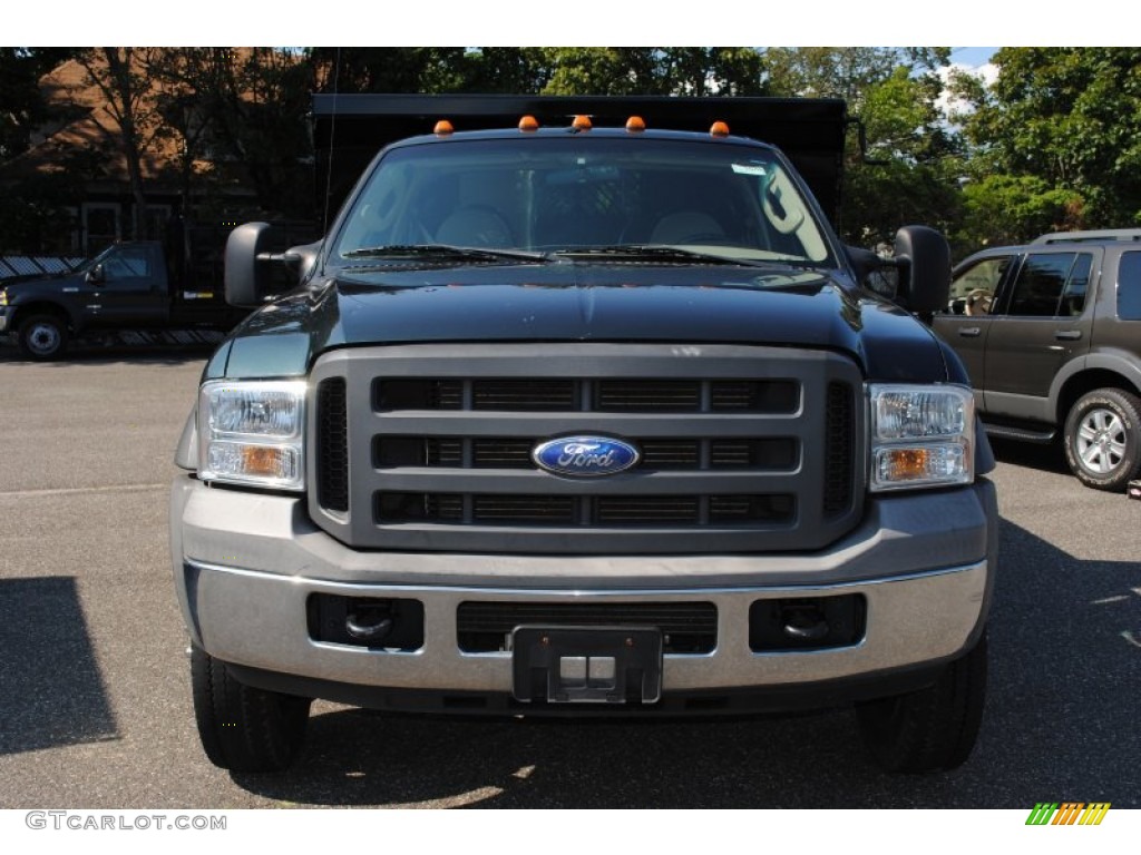 Dark Green Satin Metallic 2005 Ford F550 Super Duty XL Regular Cab 4x4 Chassis Dump Truck Exterior Photo #53476190