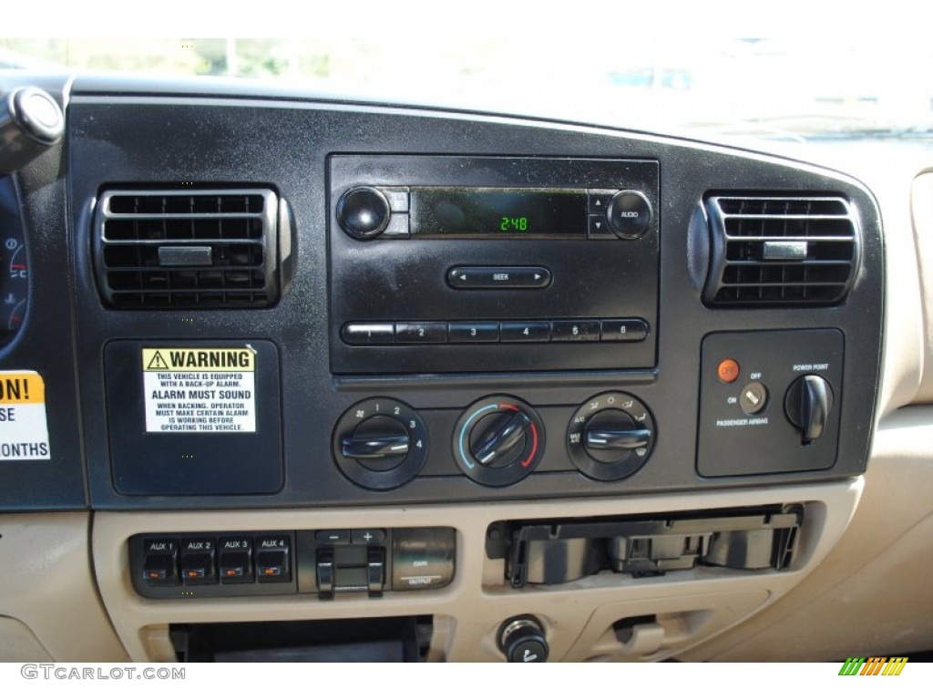 2005 Ford F550 Super Duty XL Regular Cab 4x4 Chassis Dump Truck Controls Photo #53476332