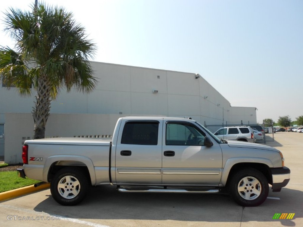 2005 Silverado 1500 Z71 Crew Cab 4x4 - Silver Birch Metallic / Medium Gray photo #8