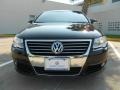 Deep Black - Passat Lux Sedan Photo No. 2