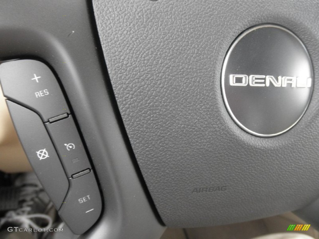 2012 GMC Acadia Denali AWD Controls Photo #53480965