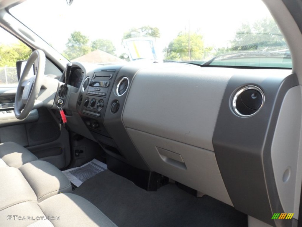 2005 F150 XLT SuperCrew - Dark Stone Metallic / Medium Flint Grey photo #32