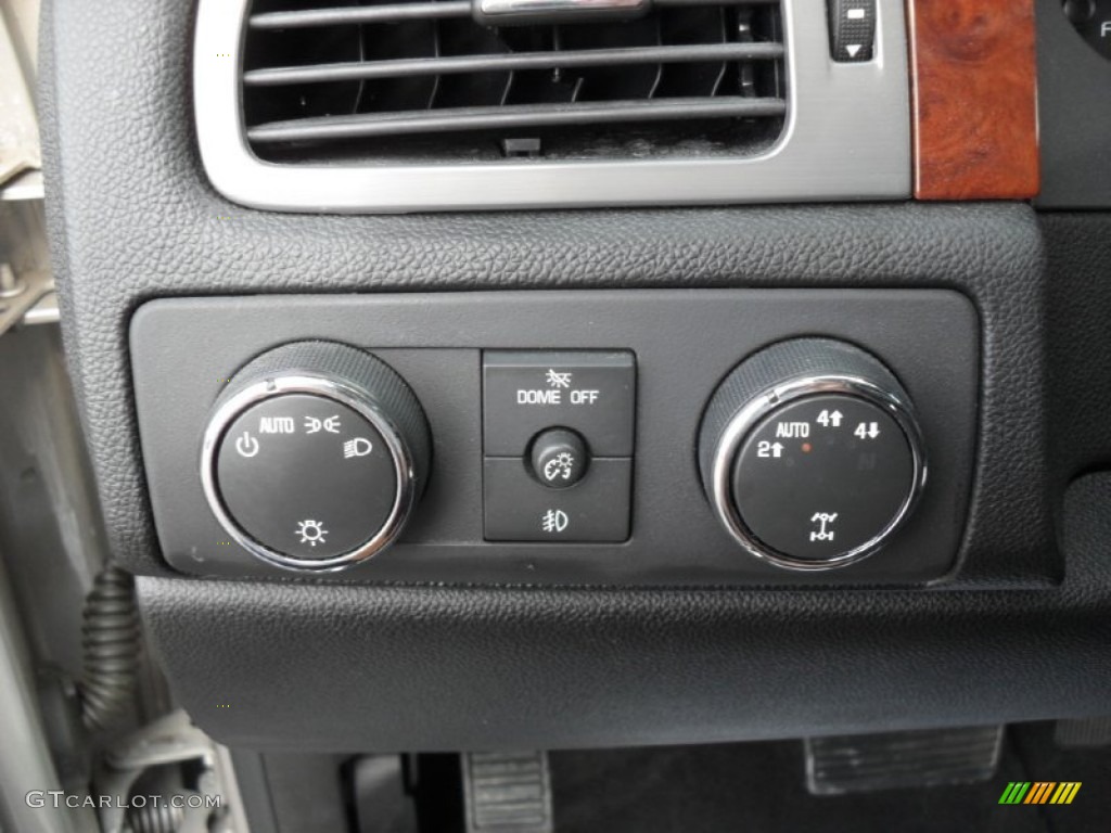 2008 Chevrolet Suburban 1500 LTZ 4x4 Controls Photo #53481881