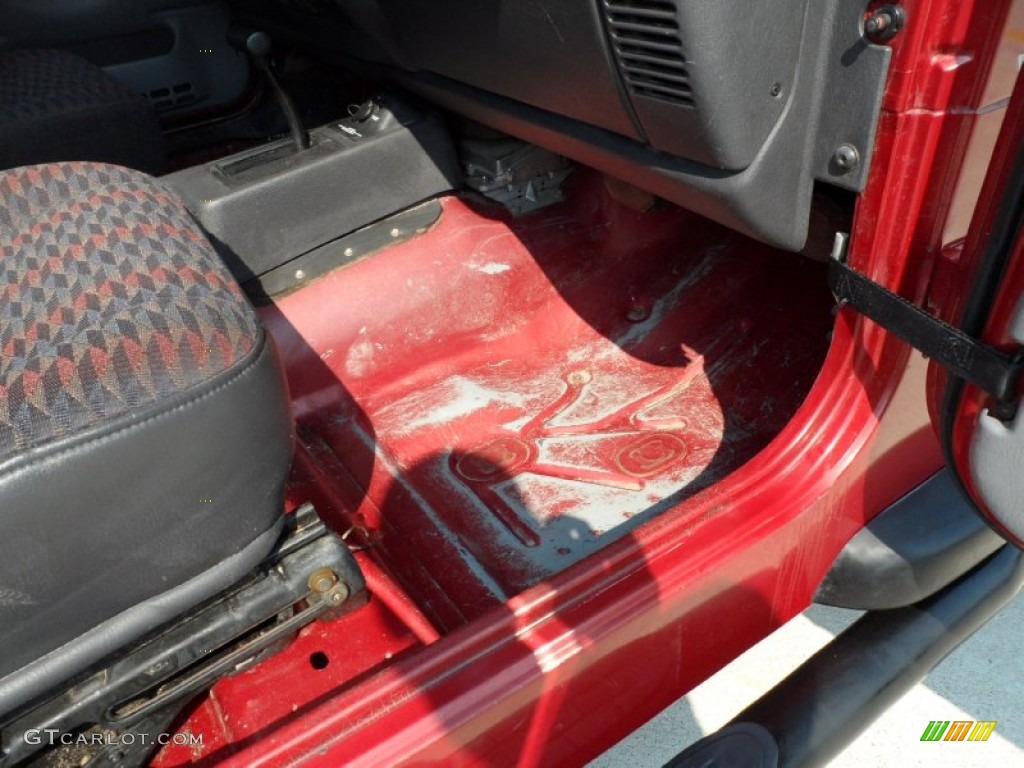 1999 Wrangler SE 4x4 - Chili Pepper Red Pearlcoat / Agate photo #19