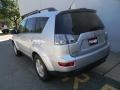 Cool Silver Metallic - Outlander ES 4WD Photo No. 5