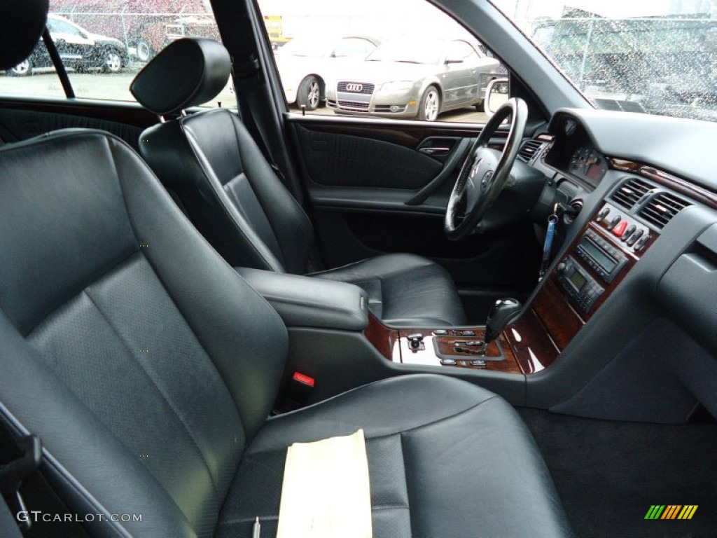 Charcoal Interior 2001 Mercedes-Benz E 320 4Matic Sedan Photo #53486486