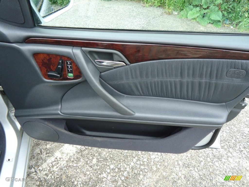 2001 Mercedes-Benz E 320 4Matic Sedan Door Panel Photos
