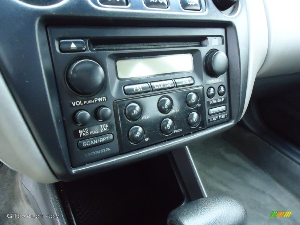 1999 Honda Accord EX Sedan Audio System Photos