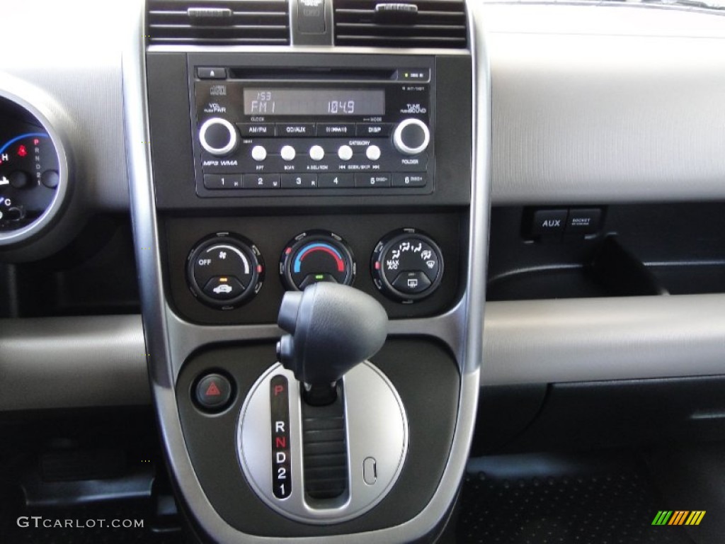 2010 Honda Element EX Controls Photo #53489728