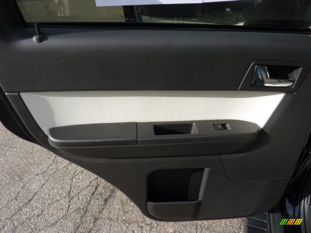 2009 Mercury Mariner VOGA Package 4WD Cashmere Leather/Charcoal Black Door Panel Photo #53490443