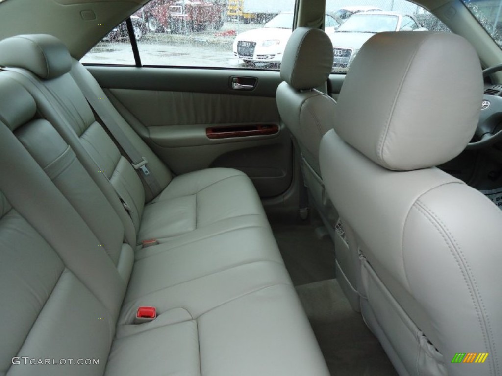 2004 Camry XLE V6 - Catalina Blue Metallic / Taupe photo #24