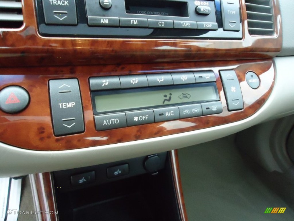 2004 Toyota Camry XLE V6 Controls Photo #53491788