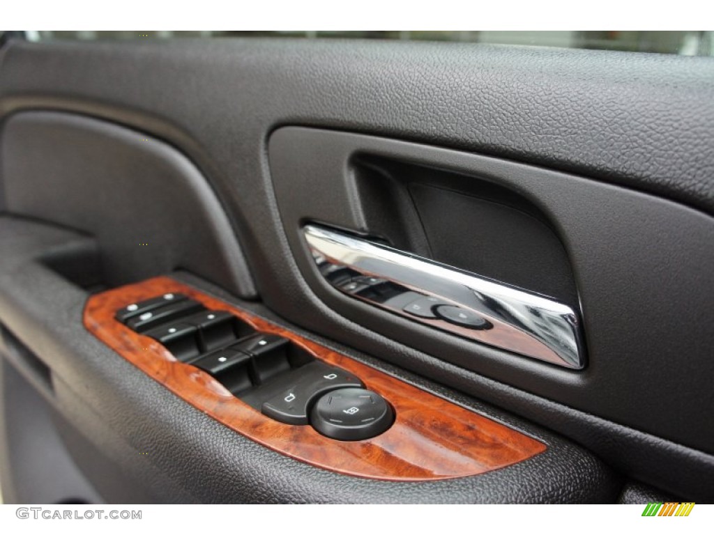 2008 Chevrolet Avalanche LT 4x4 Controls Photo #53494814