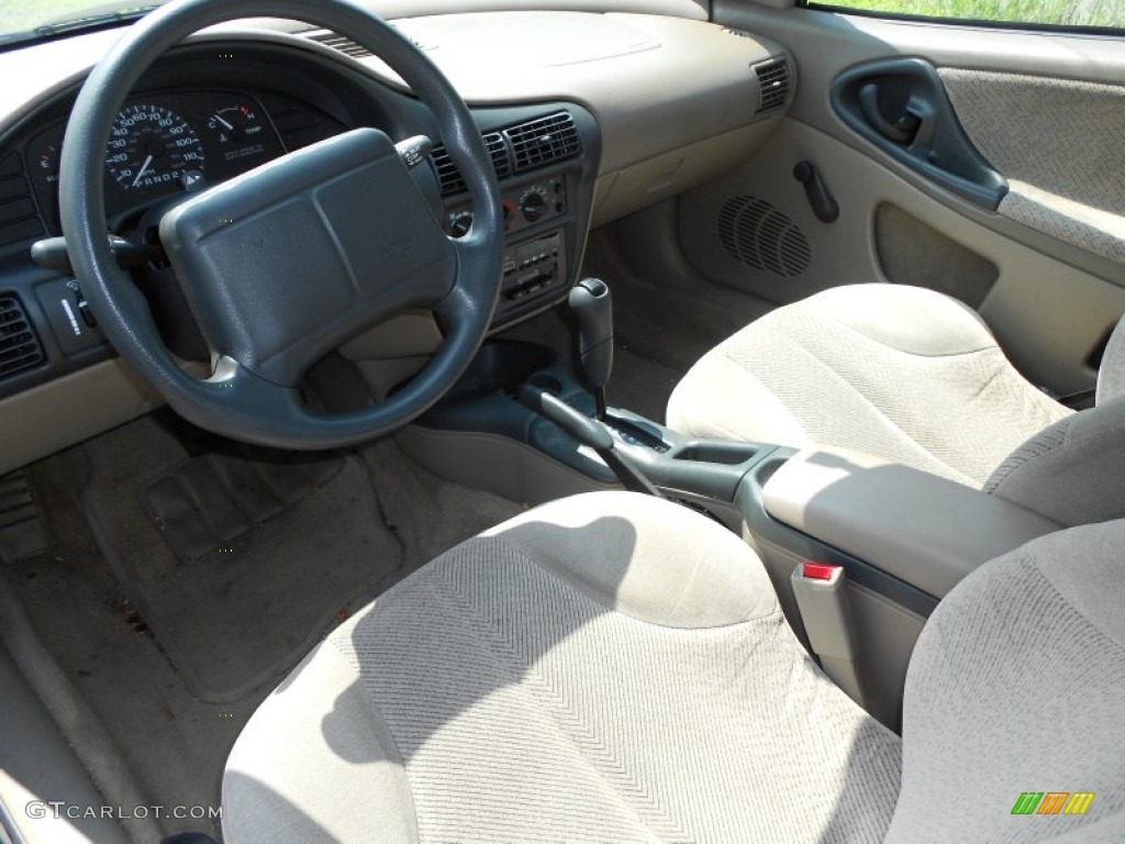 Tan Interior 1995 Chevrolet Cavalier Coupe Photo #53501998