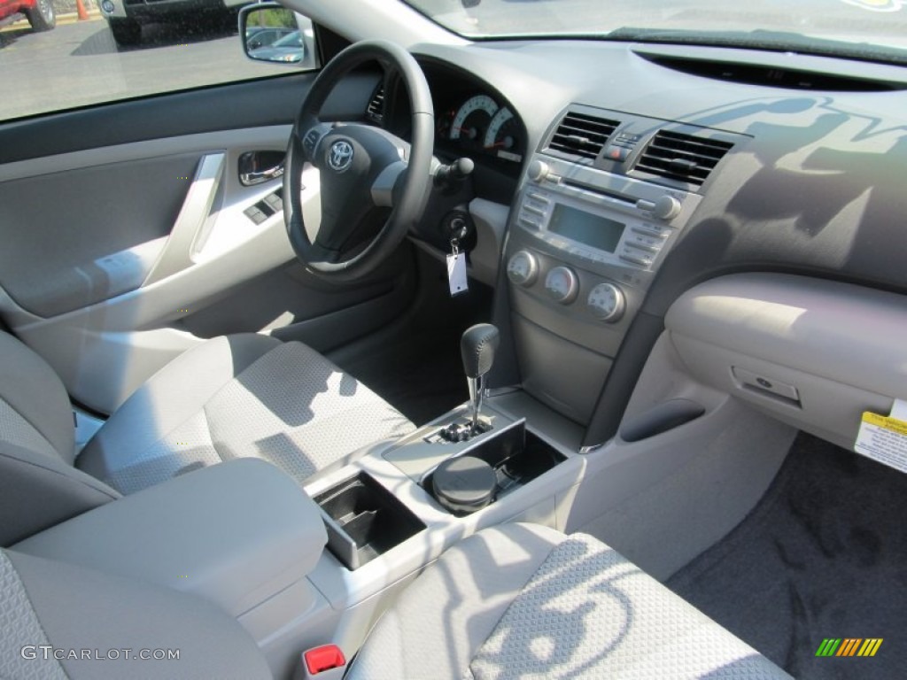 2011 Camry SE - Classic Silver Metallic / Ash photo #8