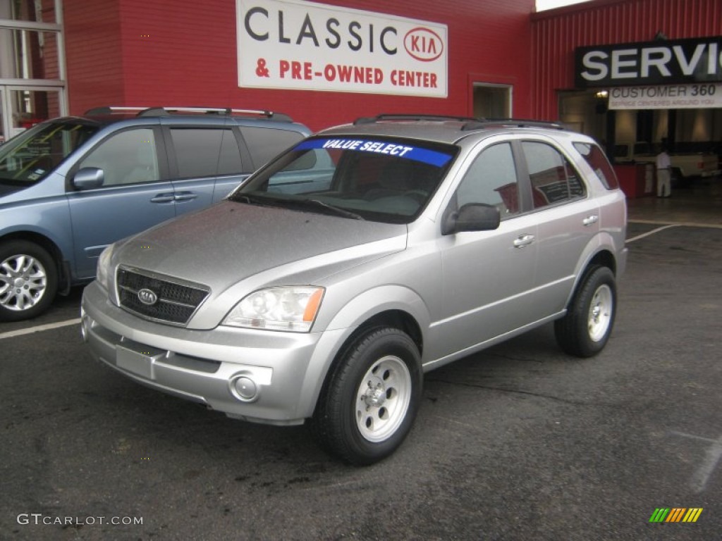 Diamond Silver Metallic Kia Sorento