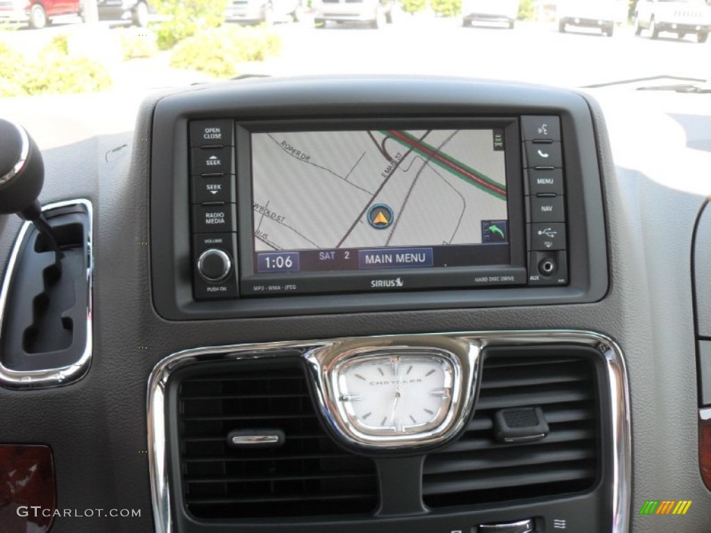 2012 Chrysler Town & Country Touring - L Navigation Photo #53504941
