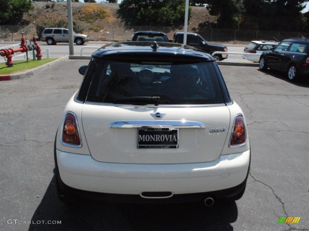 2009 Cooper Hardtop - Pepper White / Black/Grey photo #10