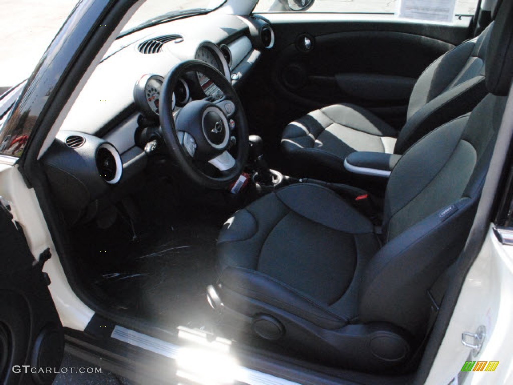 2009 Cooper Hardtop - Pepper White / Black/Grey photo #16