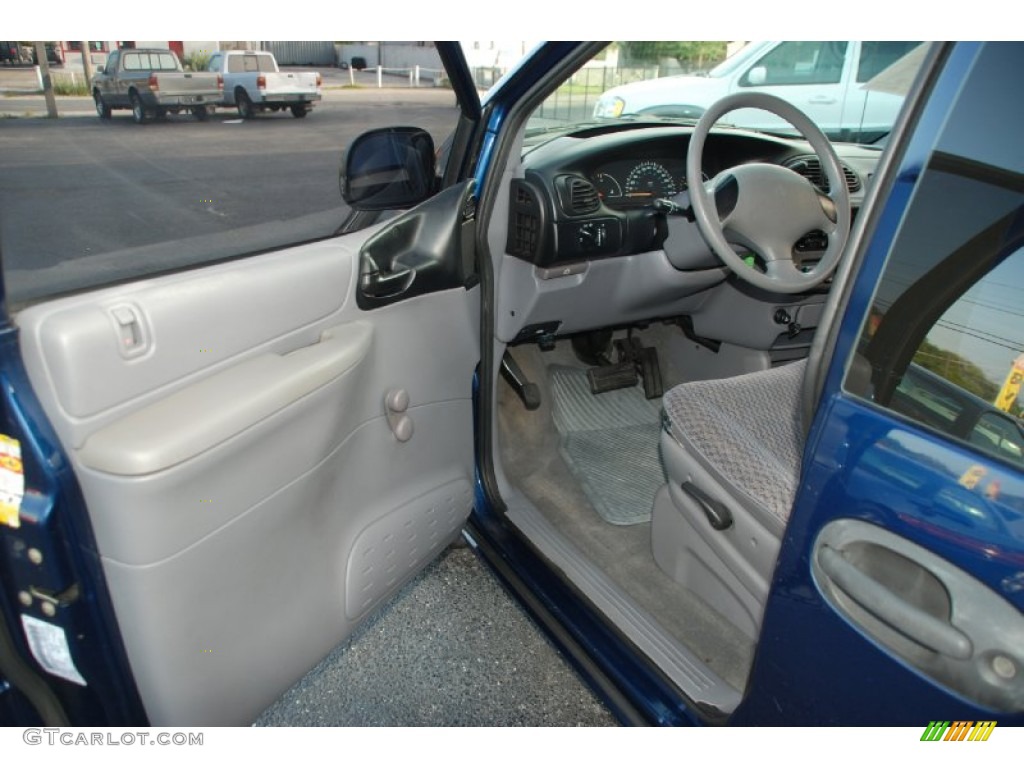 2000 Voyager  - Patriot Blue Pearl / Mist Gray photo #14