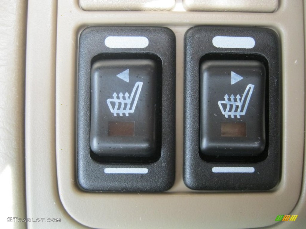 2001 Subaru Forester 2.5 S Controls Photo #53508469