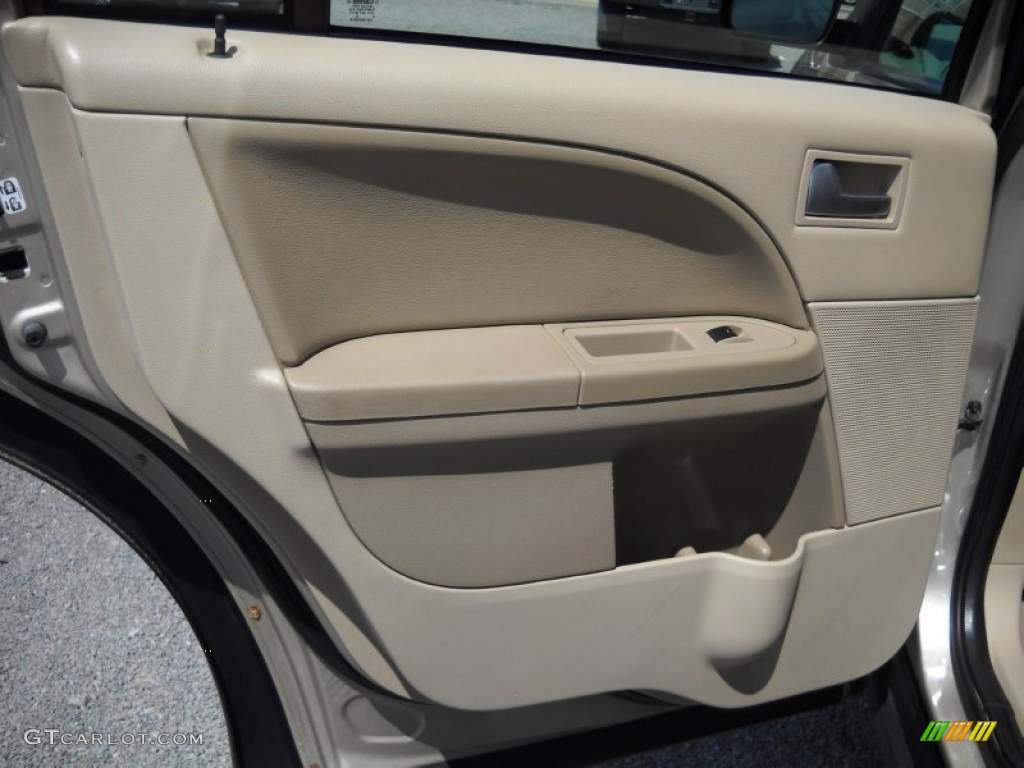 2005 Ford Freestyle SE AWD Pebble Door Panel Photo #53508872