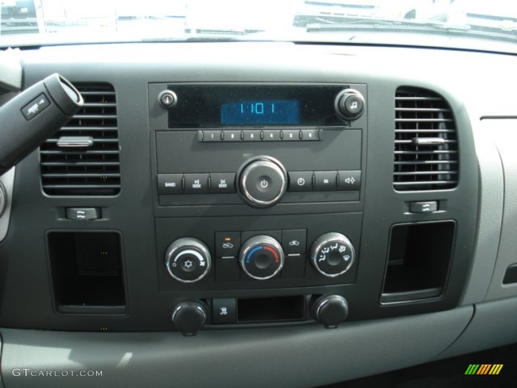 2011 Silverado 2500HD Regular Cab Chassis - Summit White / Dark Titanium photo #17