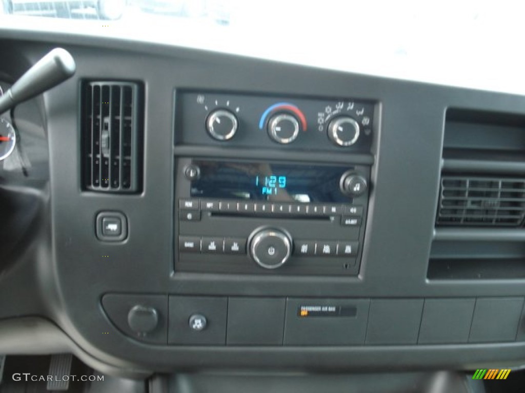 2011 Express 1500 Cargo Van - Summit White / Medium Pewter photo #17