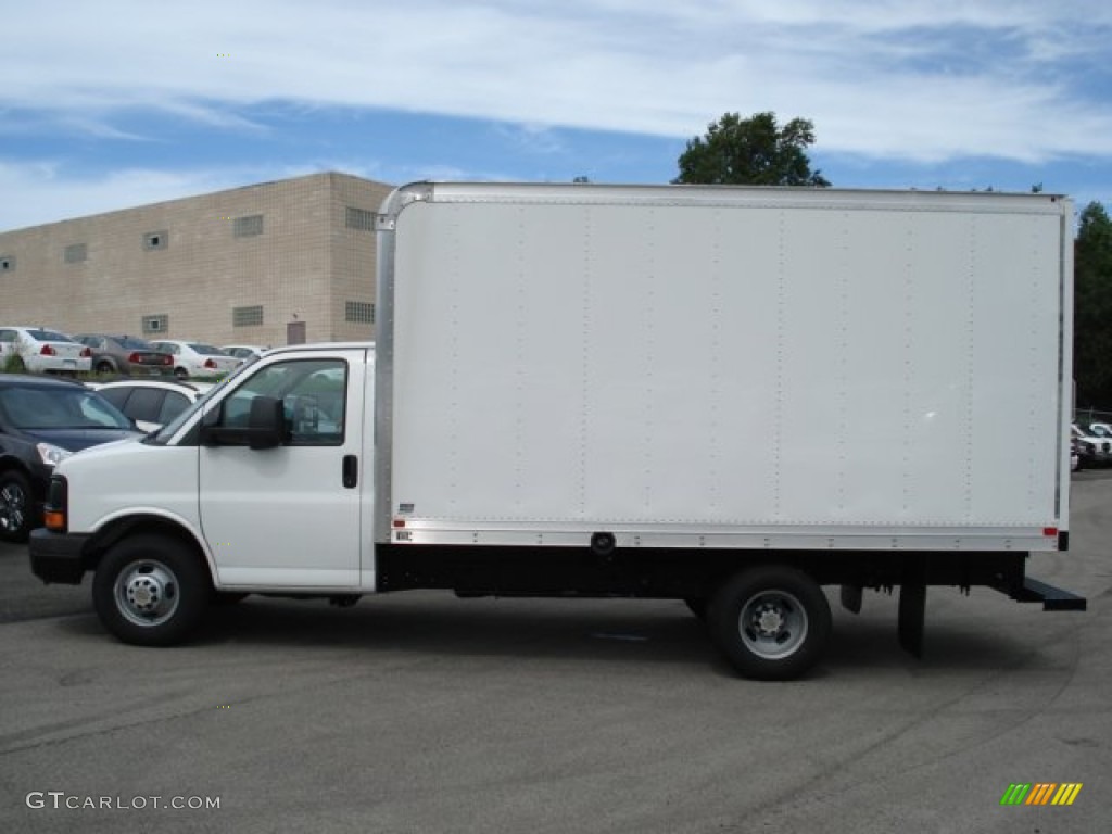 2011 Express Cutaway 3500 Moving Van - Summit White / Medium Pewter photo #1