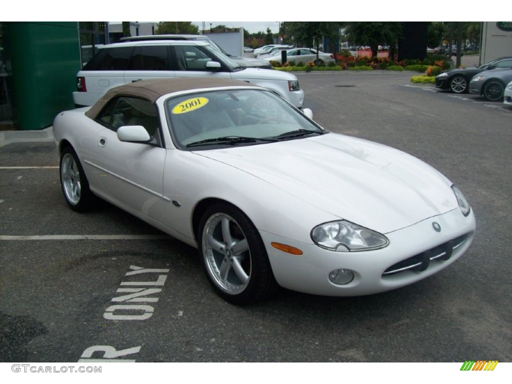 2001 XK XK8 Convertible - White Onyx / Cashmere photo #9