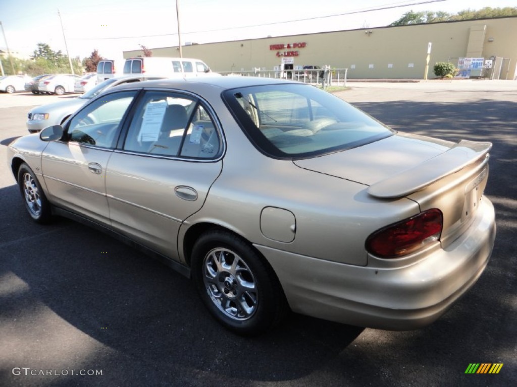 2001 Intrigue GLS - Sandstone / Neutral photo #5