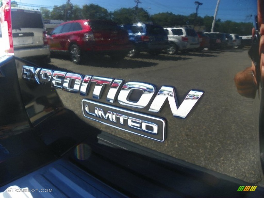 2006 Ford Expedition Limited 4x4 Marks and Logos Photos