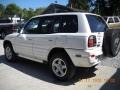 Natural White - RAV4 4WD Photo No. 8