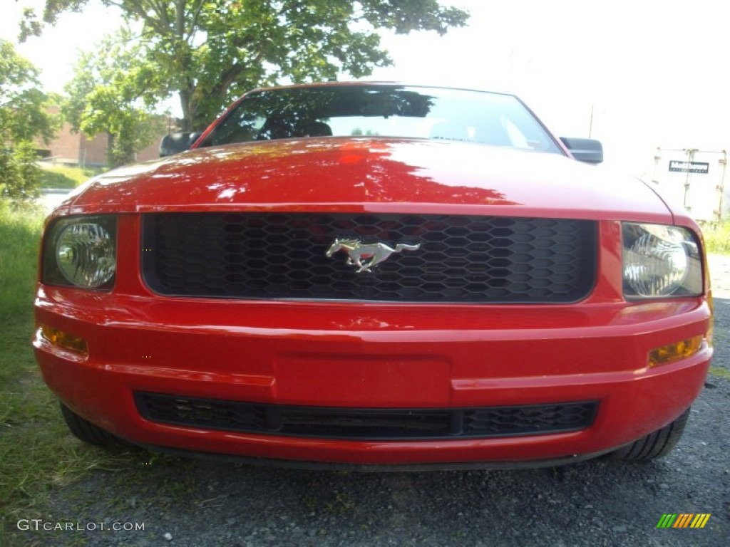 2007 Mustang V6 Deluxe Coupe - Torch Red / Dark Charcoal photo #5