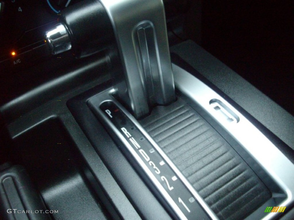 2007 Mustang V6 Deluxe Coupe - Torch Red / Dark Charcoal photo #23