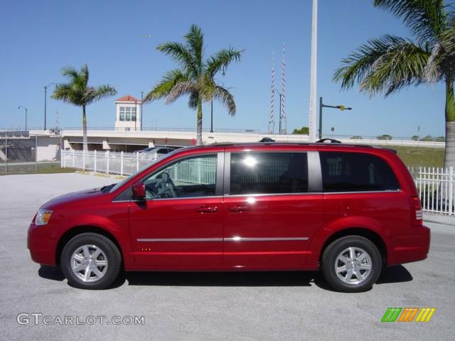 2009 Town & Country Touring - Inferno Red Crystal Pearl / Medium Slate Gray/Light Shale photo #3