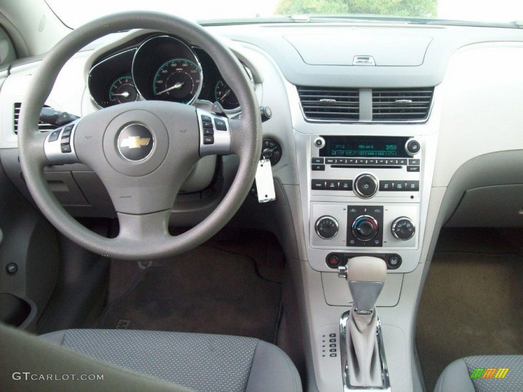 2009 Malibu LT Sedan - Silver Moss Metallic / Titanium photo #8