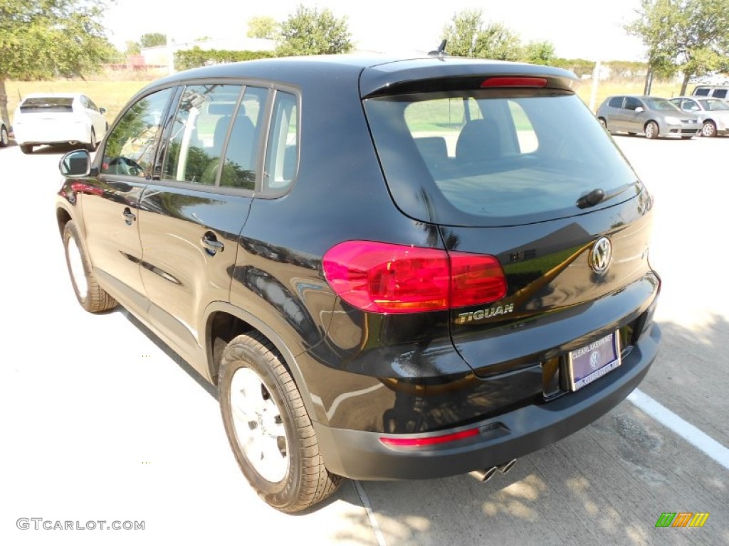 2012 Tiguan S - Deep Black Metallic / Black photo #5