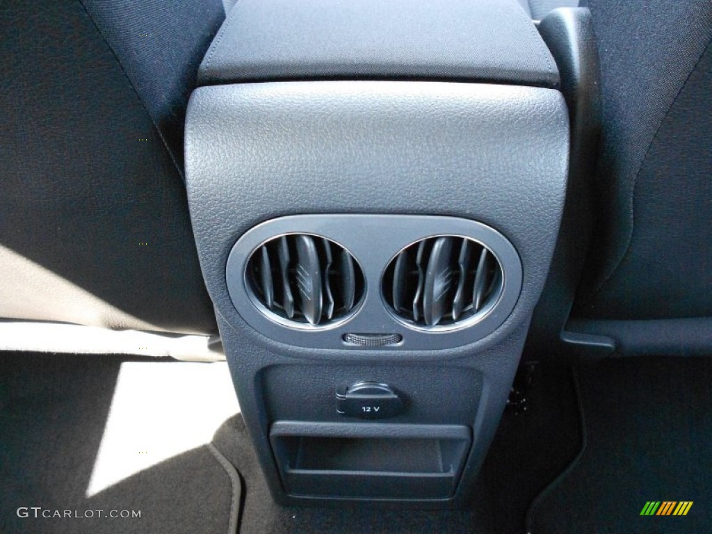 2012 Tiguan S - Deep Black Metallic / Black photo #20