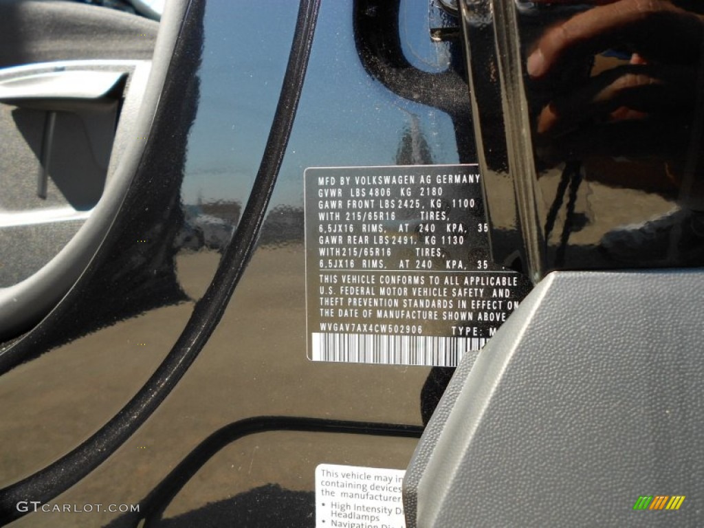 2012 Tiguan S - Deep Black Metallic / Black photo #22