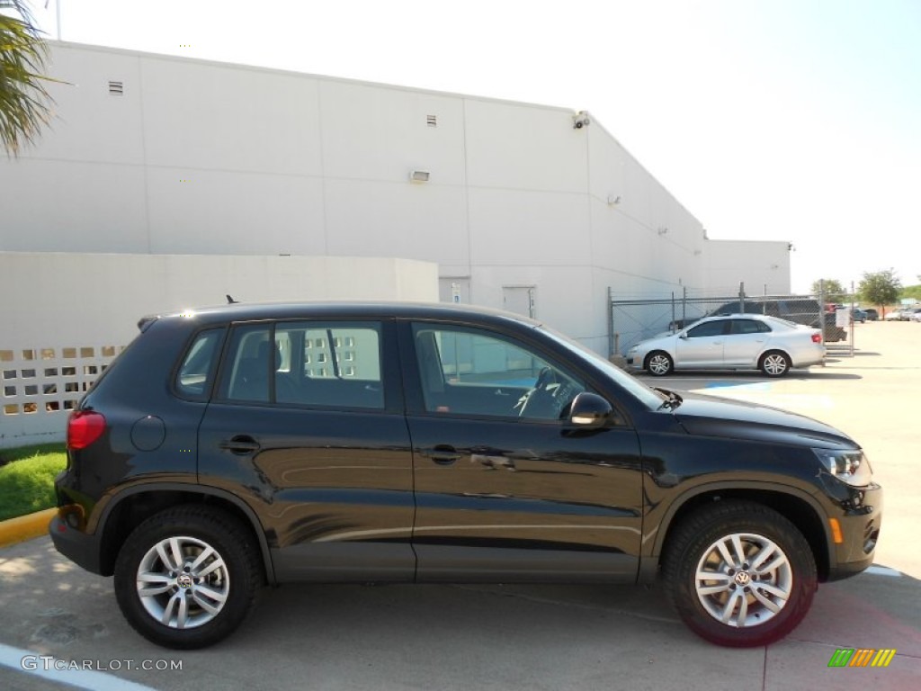 2012 Tiguan S - Deep Black Metallic / Black photo #8